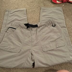 Men’s khaki Northface zip off pants/shorts, size large